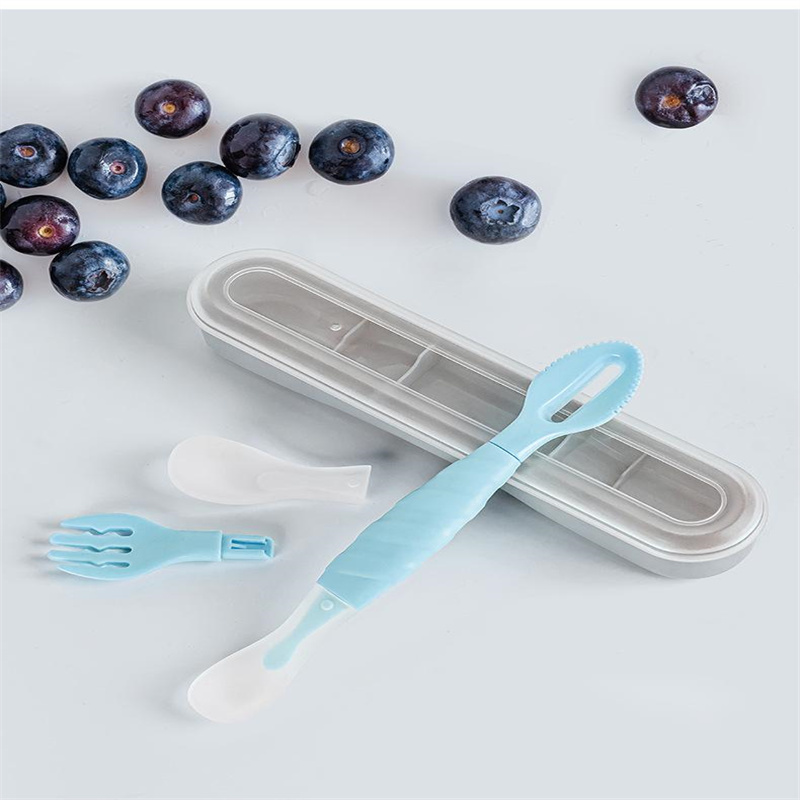 Gentle Feeding: Soft Silicone Baby Spoon Promotes Comfortable Mealtime